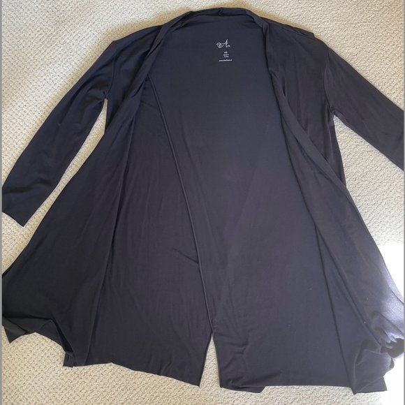 Stylish Black Cardigan in XS by atoztees.com - Picture 3 of 4